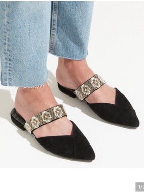 Birdies Swan Mule in Jet Cuff Size 7.5 Velvet Beaded Pointed Toe Black